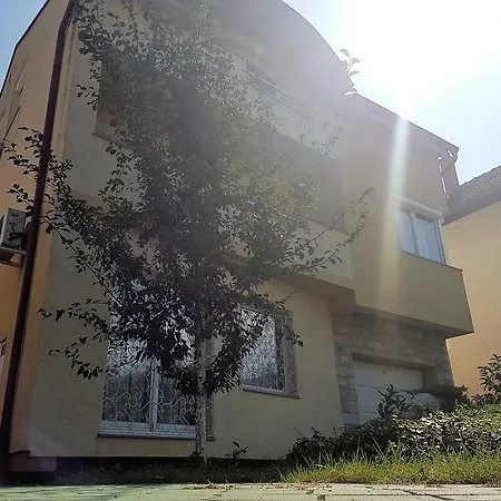 Ds Near Villa Sarajevo